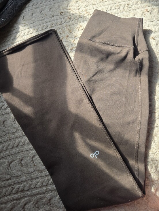 ALO Yoga Pants - ALO Yoga High-Rise Chocolate Brown Leggings